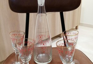 conj licoreira e 4 copos vintage em vidro