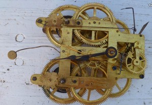 Mecanismo antigo de relógio à corda made in USA
