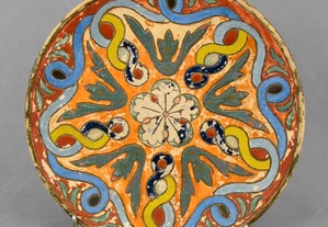 Prato decorativo europeu pintado à mão em Majólica