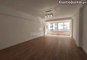 Apartamento t3 nas laranjeiras totalmente remodelado