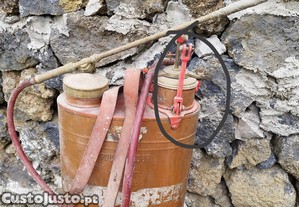 Pulverizador antigo