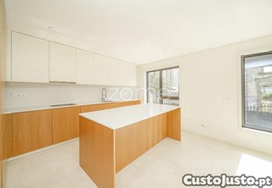 Apartamento T3 Com 2 Lugares De Garagem , Porto