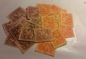 Lote de 100 selos de D. Dinis
