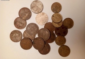 Lote de 20 moedas da República em Escudos