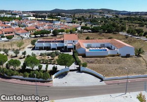 Hotel 3* T11 em Alter do Cho de 17000,00 m