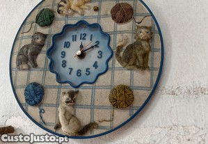 relogio de parede com gatos