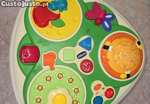 Mesa atividades chicco