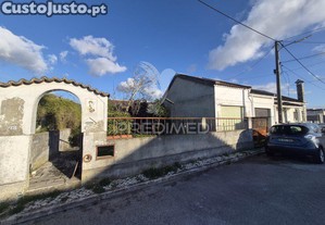 Sem licença se moradia t3 olhos de água /quinta do anjo
