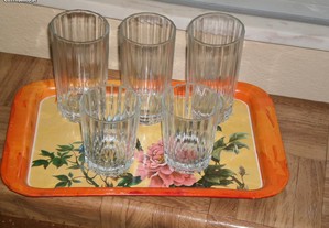Cinco copos de vidro + bandeja