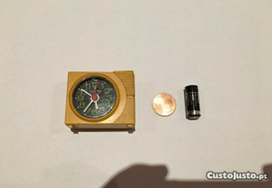 relógio alarme Junghans minivox quartz cor amarelo (avariado)
