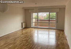 Apartamento T3 em Miramar