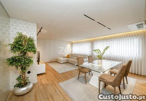 Apartamento T3 Renovado, Em Vila De Prado, Vila...