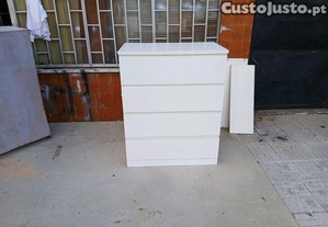 Cómoda 4 gavetas Ikea Malm