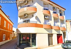 Prédio em Amiais de Baixo de 224 m²