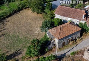 Quintinha Com Casa Em Pedra E Terreno Com 1.200...