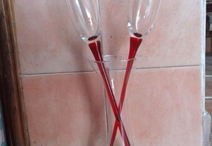 Frutes copos com suporte garrafa de pé alto em vermelho