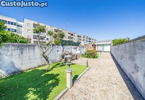Moradia T4 Com Elevador, Garagem E Jardim Na...