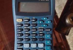 Máquina calculadora científica Texas Instruments TI 30XIIB