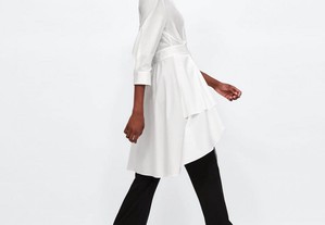 Blusa comprida assimétrica da Zara