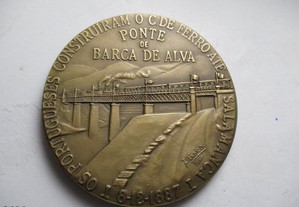 Medalha Caminhos de Ferro Valença-Ponte Barca de Alva Oferta do Envio