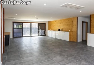Moradia T4+1, 4 Frentes Construção Nova Em...