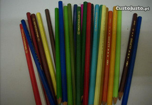 Lote de 35 Lápis novos e usados de várias marcas
