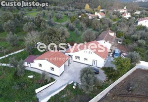 Quinta Com 12 446 M2 Perto Da Zona De Rio Em...