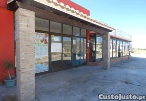 Restaurante  entrada da Praia da Luz!