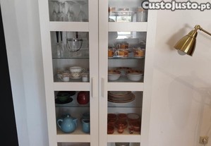 Vitrine branca Ikea