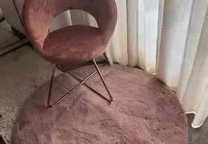 Cadeira e tapete