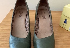 Sapatos verdes Fly London