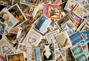 Centenas de selos em excelente estado
