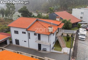 Moradia Individual Com Dois Andares...