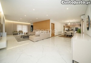 Moradia Individual T5 Em Barbudo, Vila...