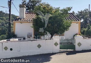 Moradia t2 com quintal