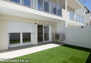 Moradia Nova Geminada T2+1 Com Cave E...