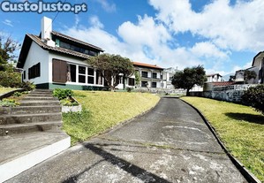 Moradia T3 com Vista Mar em Ribeira Grande, So Miguel
