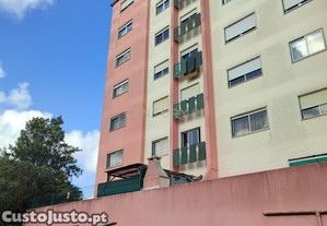 Garagem fechada exterior (Box) - Mem Martins