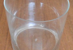 Vaso cilíndrico em vidro