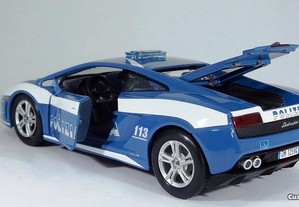 * Miniatura 1:24 Lamborghini Gallardo LP 560 Polizia