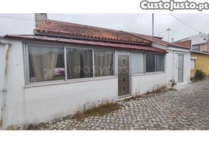 Moradia T2 Com Aproveitamento De Sto No...