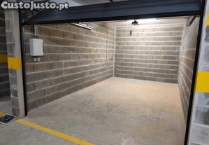 Garagens no centro Zona Ribeirinha Portimo