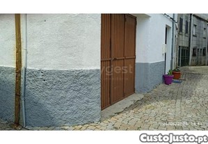Armazm No Centro De Trancoso Com Projeto...