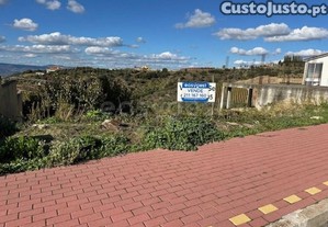 Magnifico Lote Moradia Com 447M2 Situado Na...