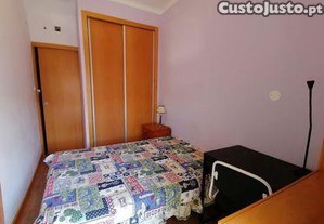 Viana do Castelo-Quarto para estudante masculino