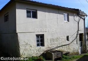 Moradia T2 Para Recuperar | Santa Cruz Do Douro...