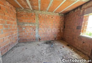 Moradia Para Recuperar Com Terreno Adjacente -...