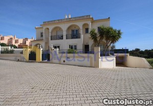 Moradia Geminada Em Albufeira Com 3 Suites,...