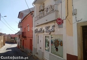 Prdio Bem Localizado Com Excelente T2 E Caf...