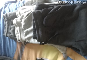 V�rias pe�as roupa crian�a